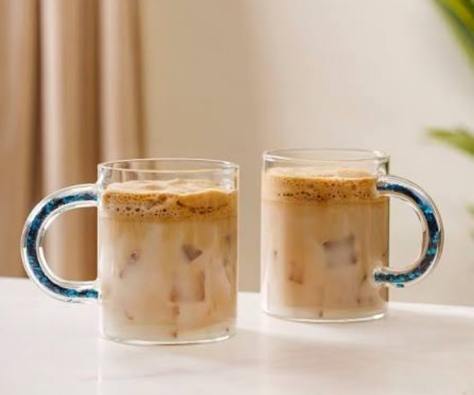 Glass coffee cup with handle